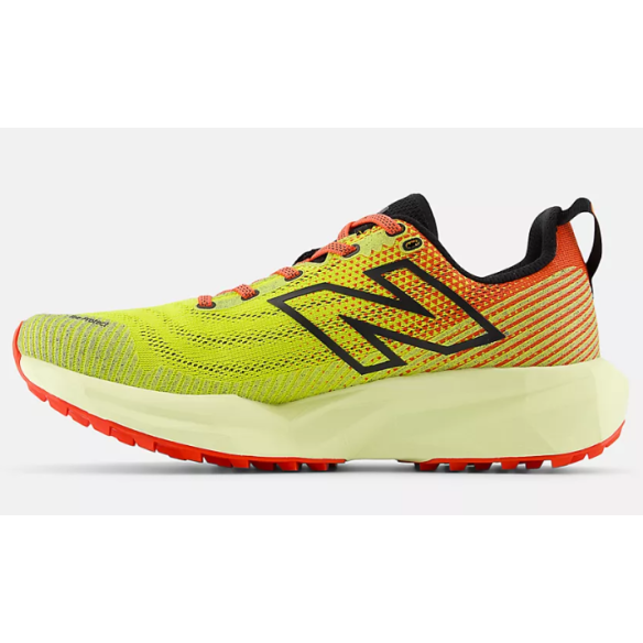 NEW BALANCE FuelCell Venym Tea tree con neo flame y black