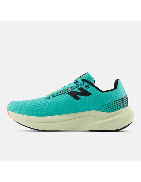 New Balance FuelCell Propel v5 W Cyber Jade con Ambient Light y Ultra Pink