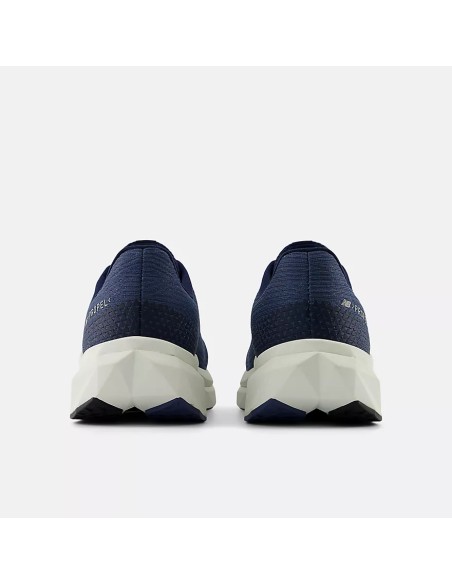 New Balance FuelCell Propel v5 Navy con Light Arctic