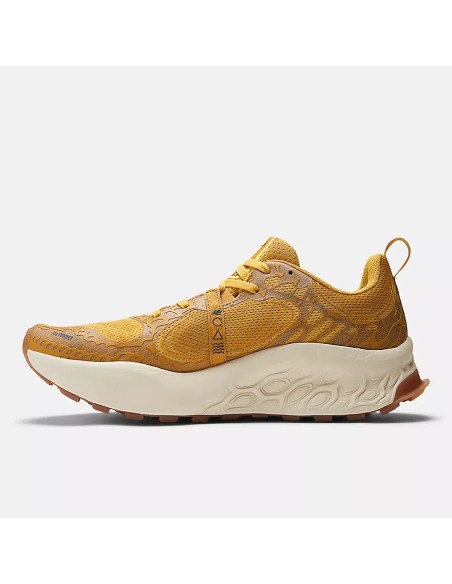 New Balance Hierro V8 Butterscotch con Ginger Lemon y Deep Sea