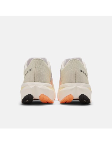 NEW BALANCE FuelCell SuperComp Elitev4 White con Angora y Hot Mango