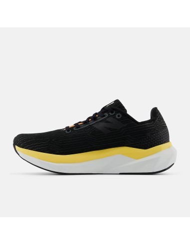 New Balance FuelCell Propel v5 W Black con Hot Mango y Bleached Lime Glo