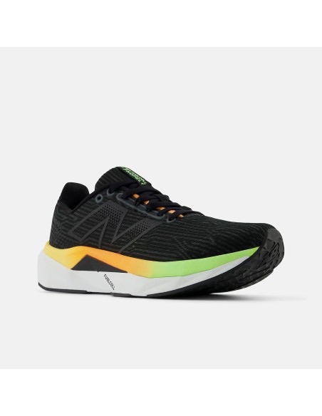 New Balance FuelCell Propel v5 W Black con Hot Mango y Bleached Lime Glo