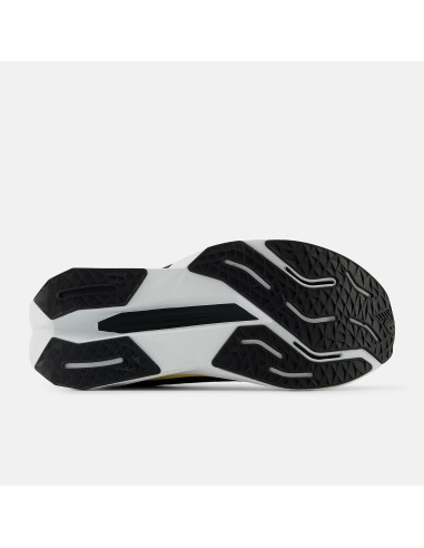 New Balance FuelCell Propel v5 W Black con Hot Mango y Bleached Lime Glo
