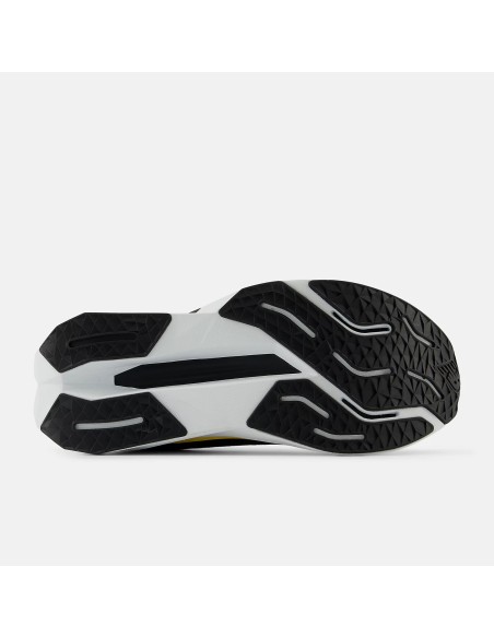 New Balance FuelCell Propel v5 W Black con Hot Mango y Bleached Lime Glo